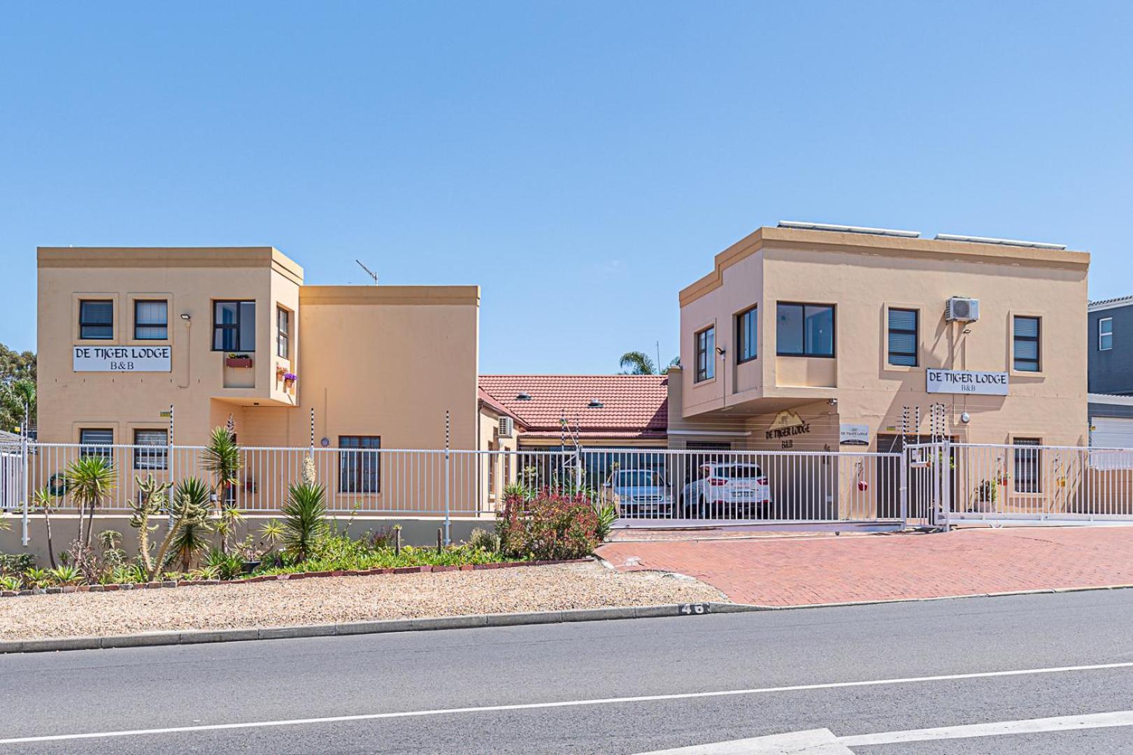 Guesthouse De Tijger Lodge Parow Exteriör bild