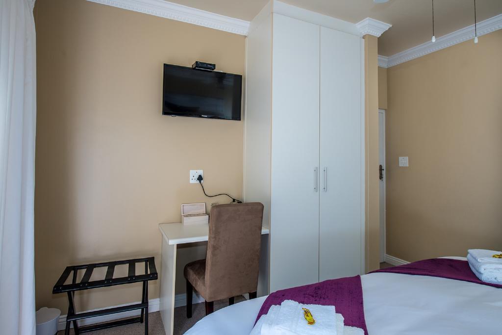 Guesthouse De Tijger Lodge Parow Exteriör bild