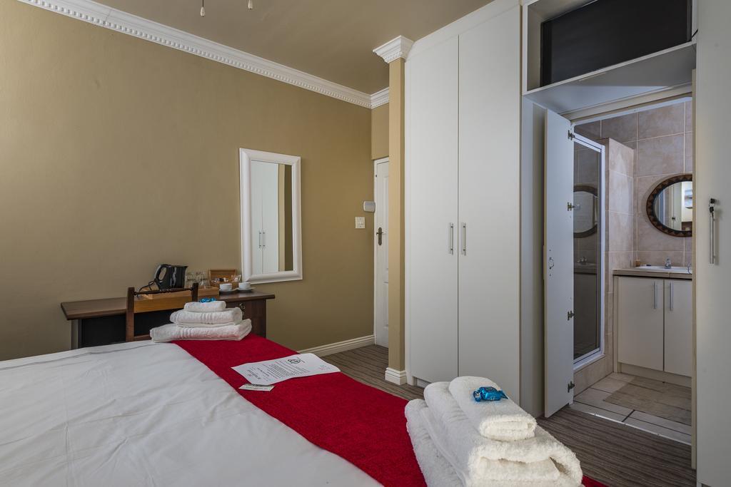 Guesthouse De Tijger Lodge Parow Exteriör bild